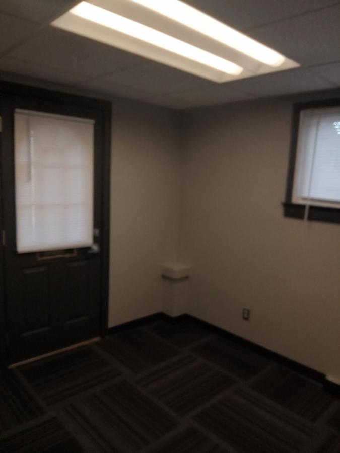 E. Michigan Walk Up Furnished 2 Bedroom Apt لانسنج المظهر الخارجي الصورة